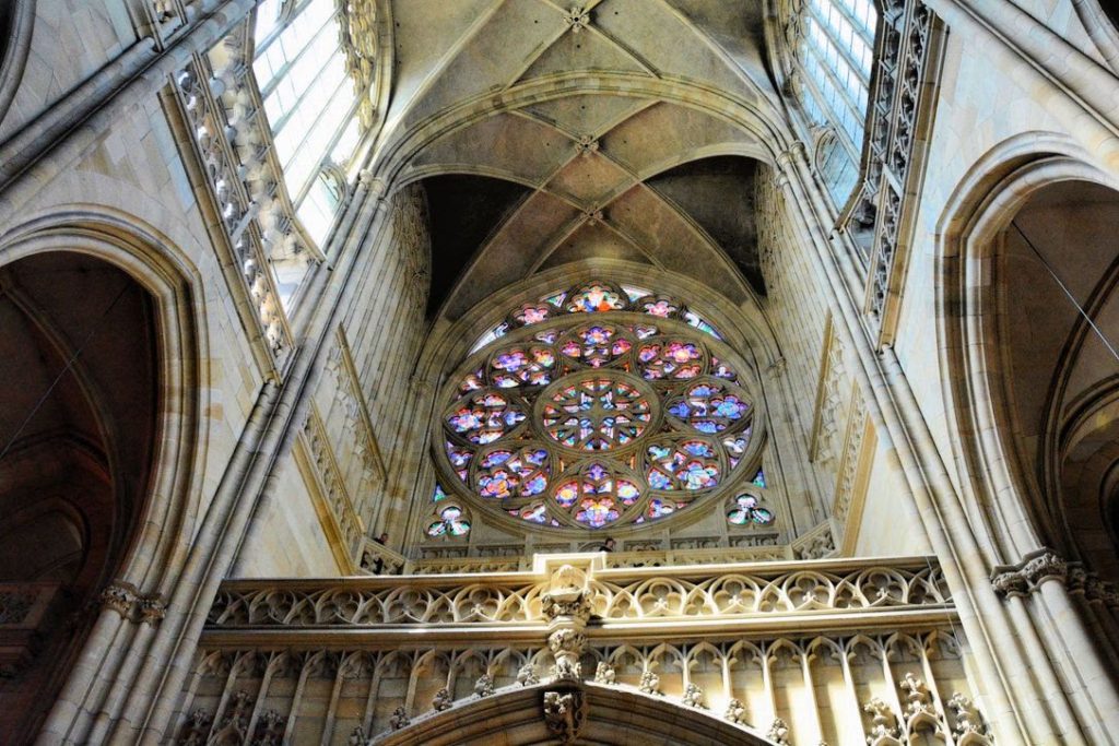 Prague_StVitusCathedral_stainedglasswindow_gscinparis