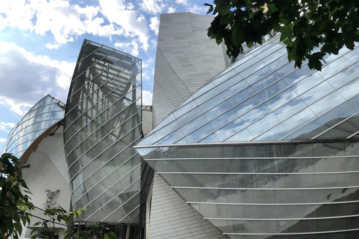 Gehry's Louis Vuitton Art Museum Sails Onto Paris Skyline