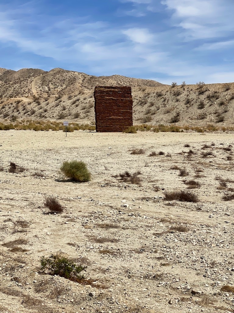 Whatliesbeindthesewalls_4_DesertX2021_gscinparis