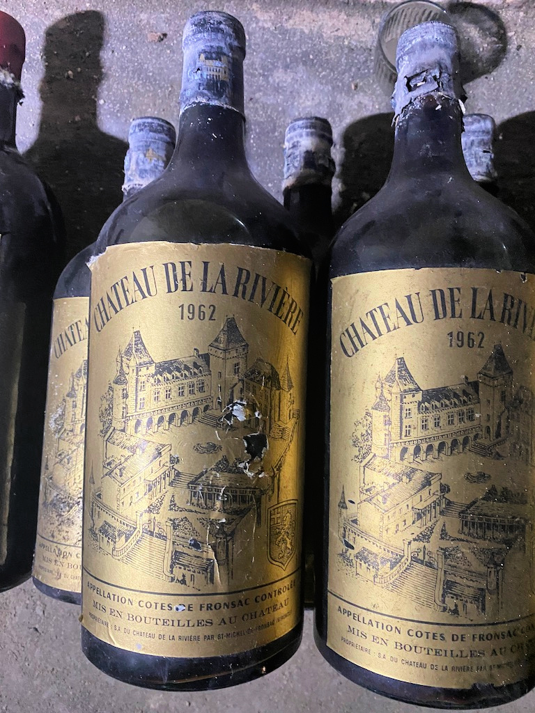 1962 Bottles of Chateau de la Rivière