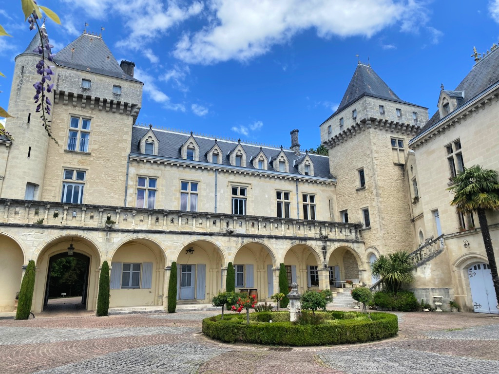 Chateau de la Rivière Exterior
