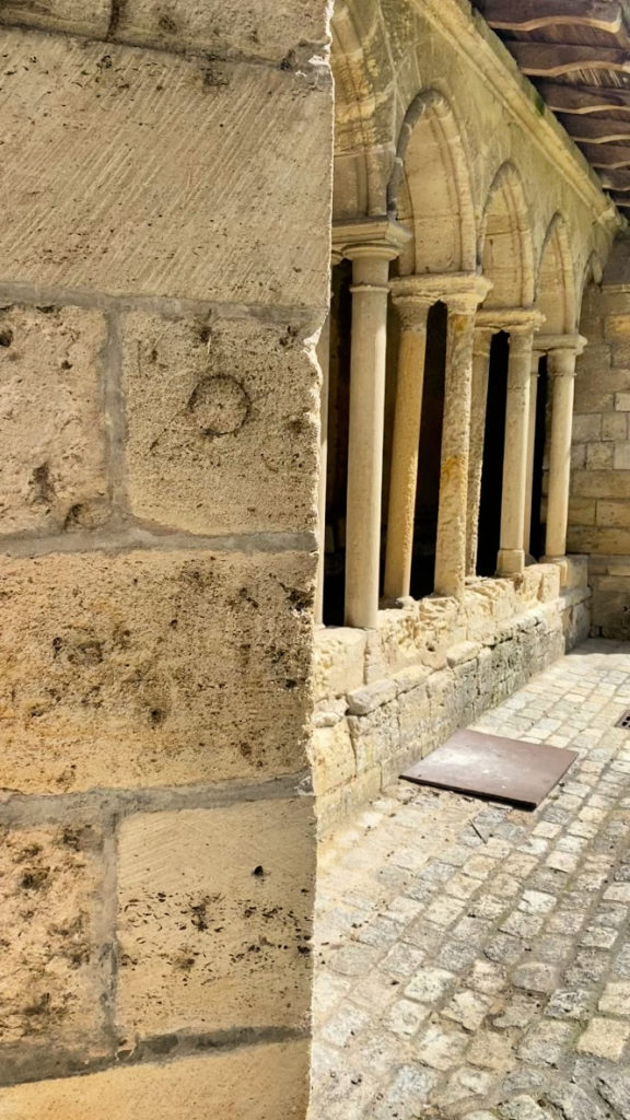 Architectural details of the St. Émilion cloister gscinparis