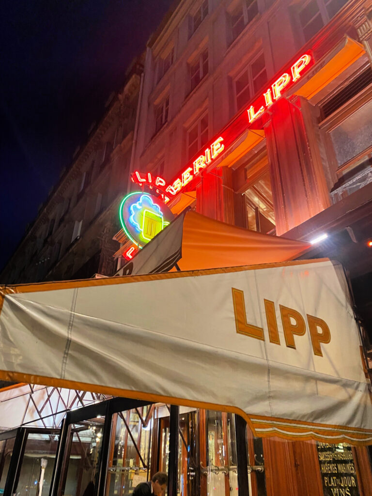 Exterior of the historic Brasserie Lipp gscinparis