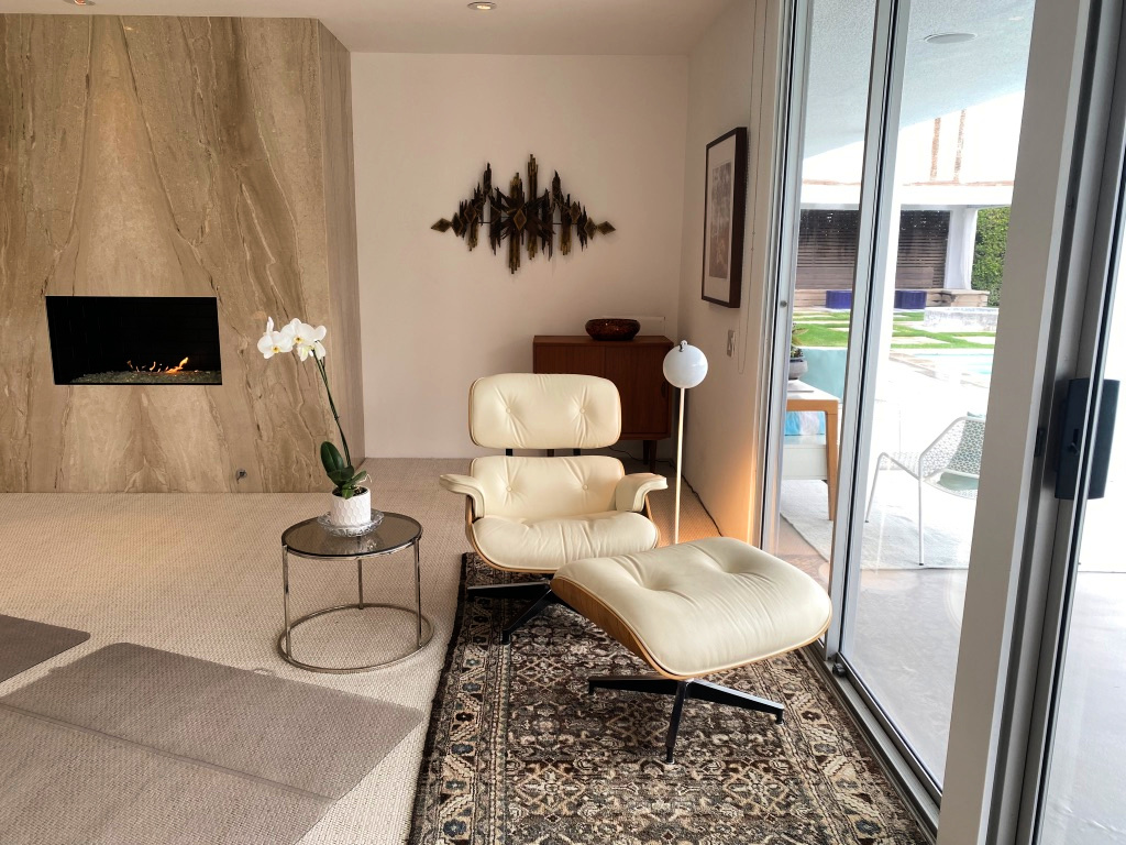 Classic Eames chair strategically takes advantage of desert views gscinparis