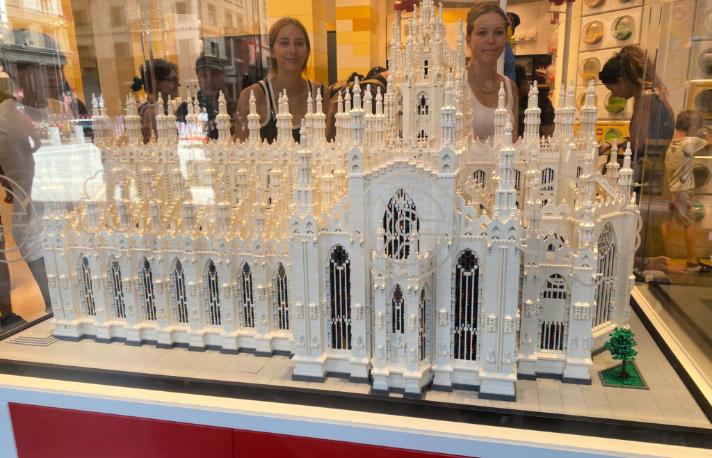Milan Cathedral made out of legos gscinparis
