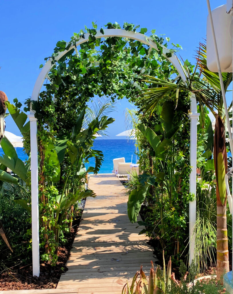 Access to the beach at the Negresco Beach Club gscinparis