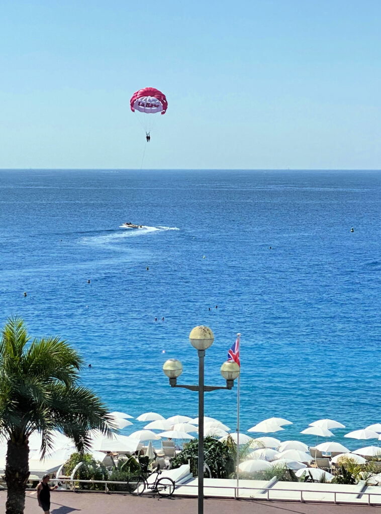 Enjoy the sea in Nice, France gscinparis