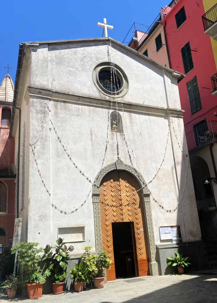Small church in Riomaggiore, Cinque Terre, Italy (copyright, gscinparis)