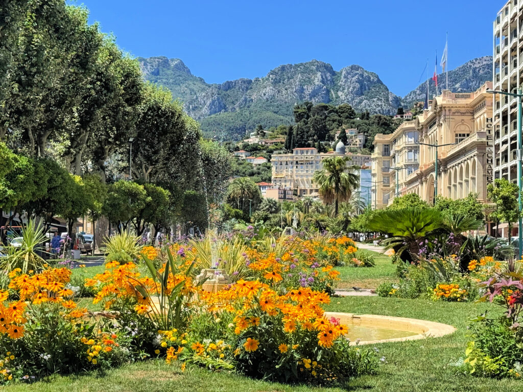 View of Avenue de Verdun, Menton, France (copyright gscinparis, LLC)