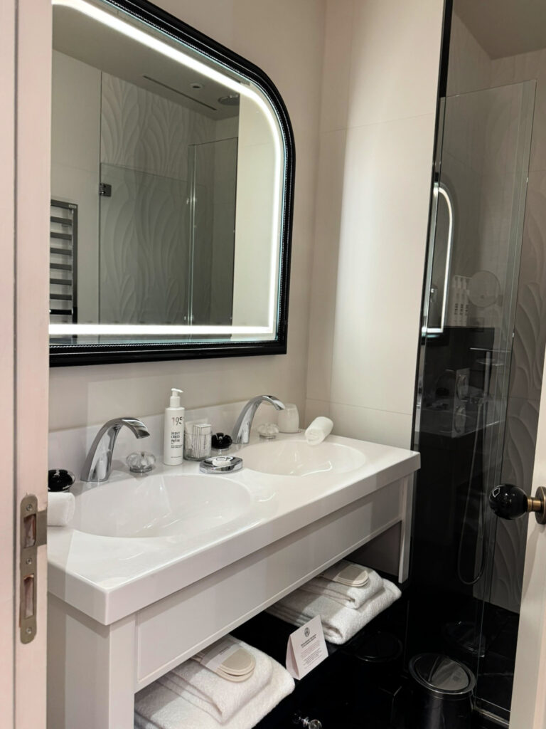 Well appointed bathrooms in Le Narcisse Blanc Hotel in Paris (copyright, gscinparis, LLC)