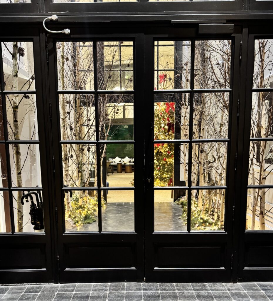 Entrance to the Pavillon Faubourg Saint-Germain